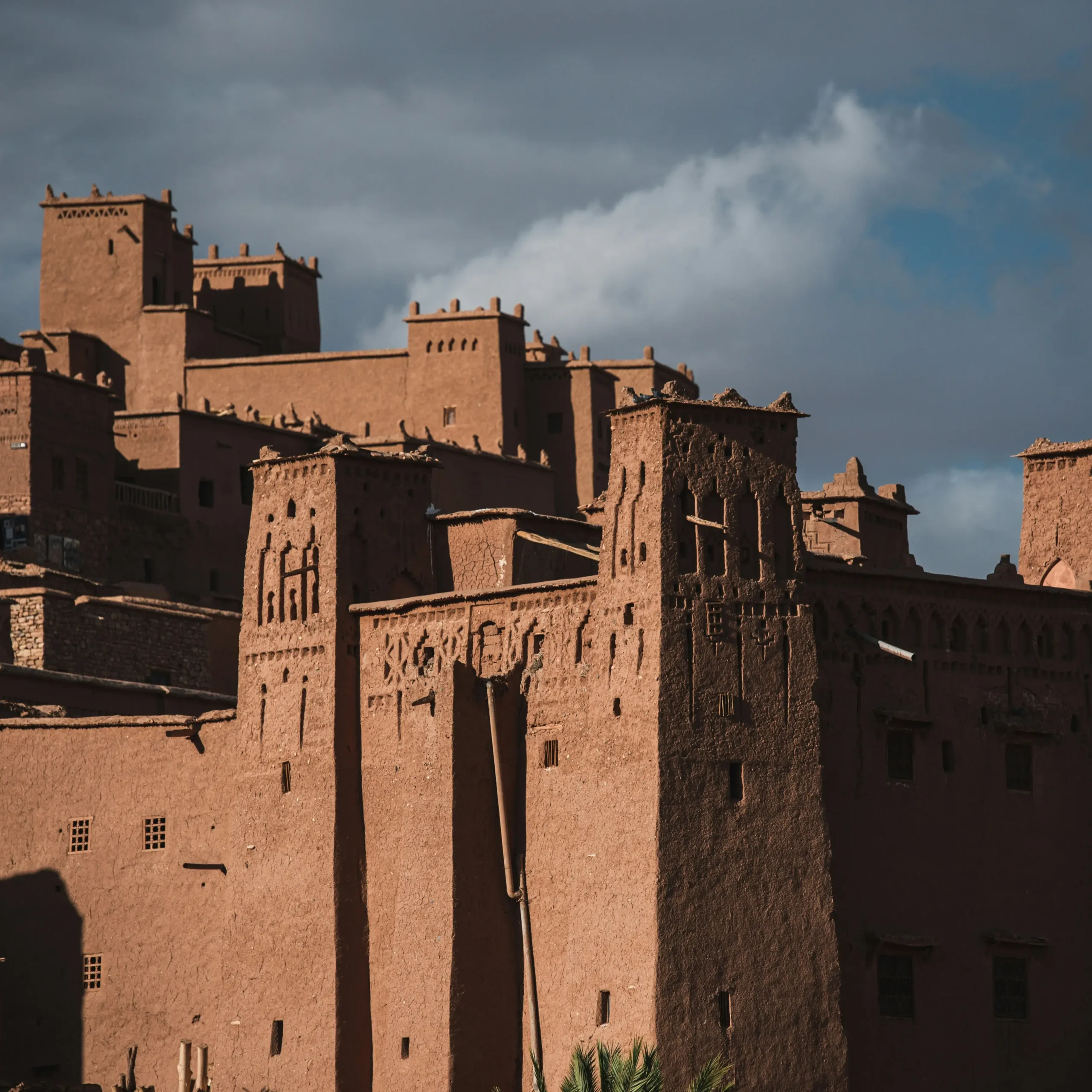 🌄 Day 1: Marrakech ➝ Ait Ben Haddou ➝ Roses Valley ➝ Boumalne Dades