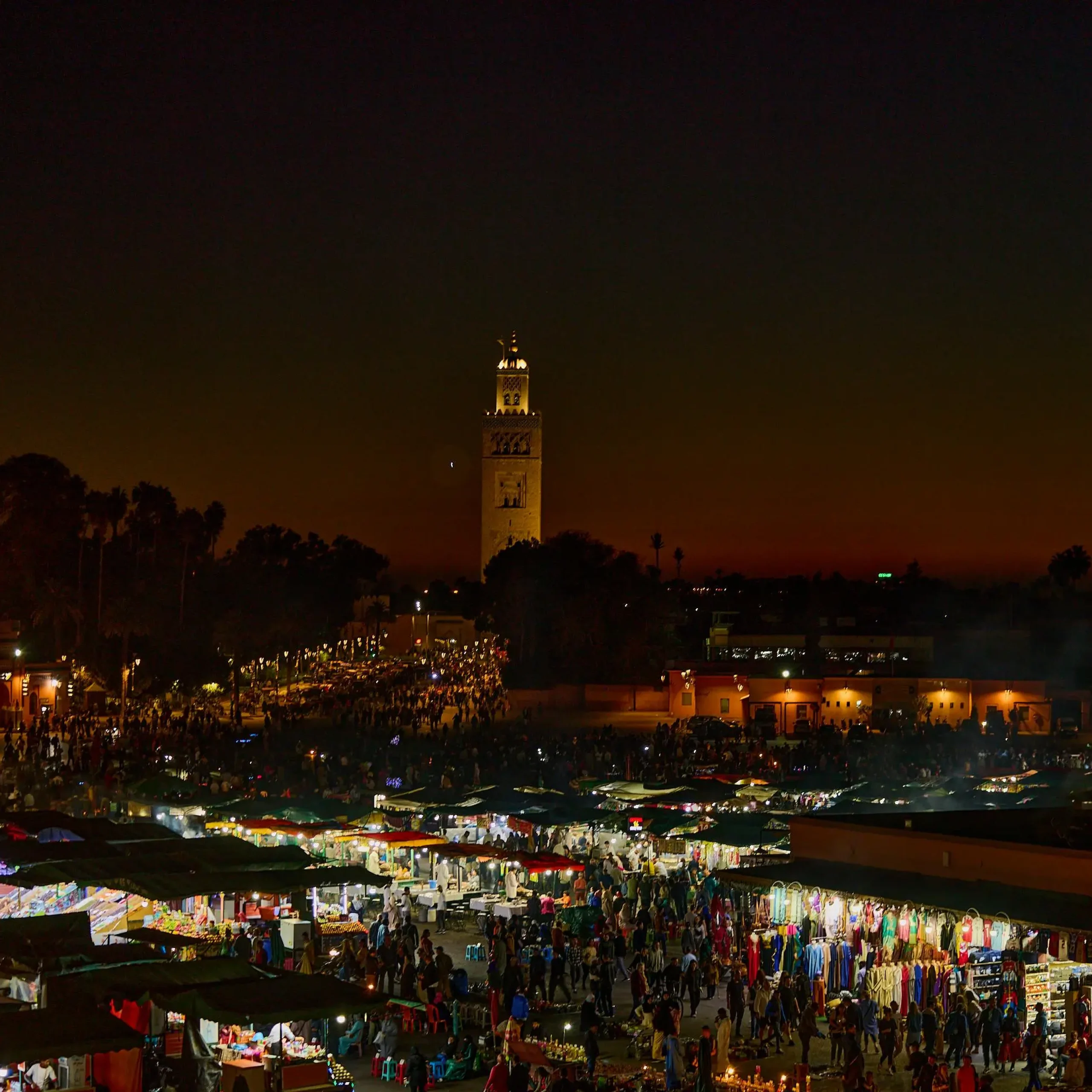📍 Day 1: Casablanca – Marrakech – Agafay Desert (Luxury Camp Experience)