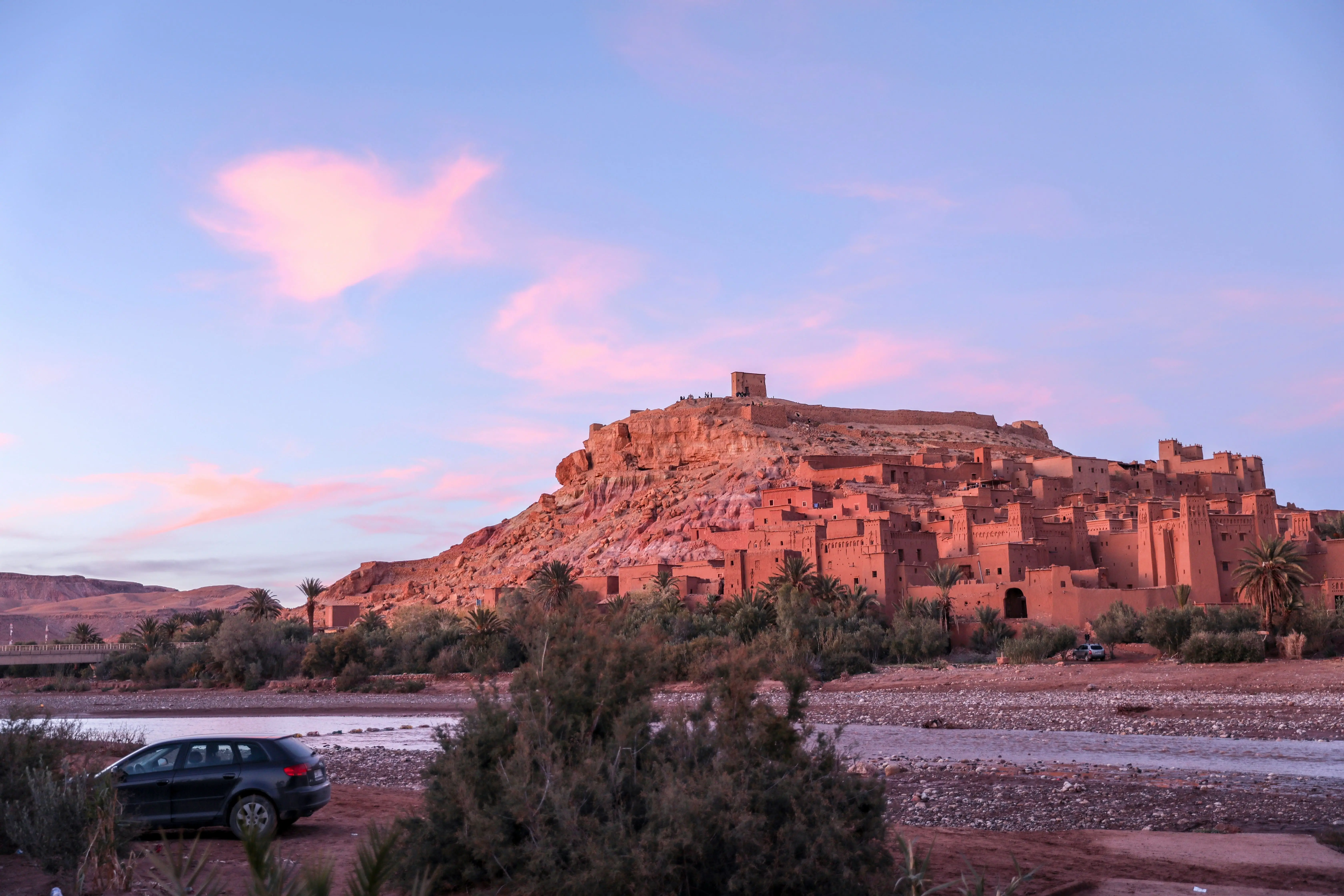 🏞 Day 6: Merzouga ⇢ Rissani ⇢ Todra Gorge ⇢ Dades Gorge – Desert Wonders